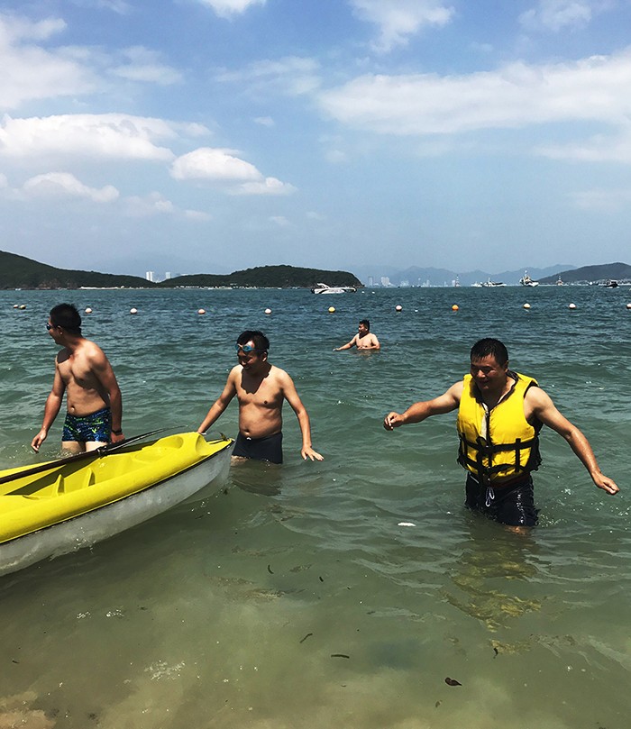 “服務(wù)全世界，歡樂歐感人”越南芽莊團(tuán)建活動