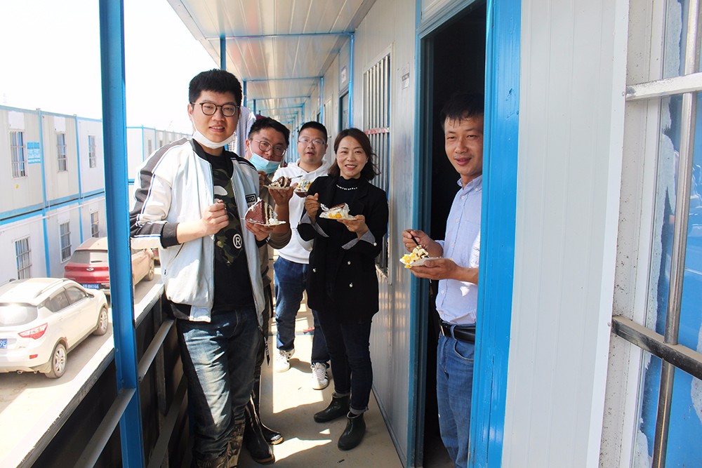 歐感科技｜工地暖心生日，傳遞企業(yè)溫情！